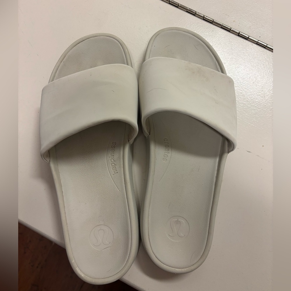 Lululemon women’s slides size 10